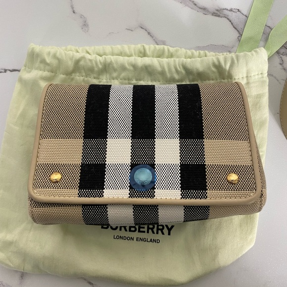 SOLD - Burberry Hackberry Check Jacquard Canvas Crossbody Bag In Soft Fawn - Picture 2 of 6